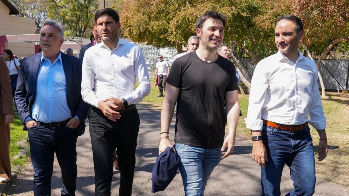 Juegos Suramericanos: Pullaro recorrió junto a Llaryora, Valdés y Torres instalaciones deportivas y el predio del Fan Fest en Rosario - imagen de origen