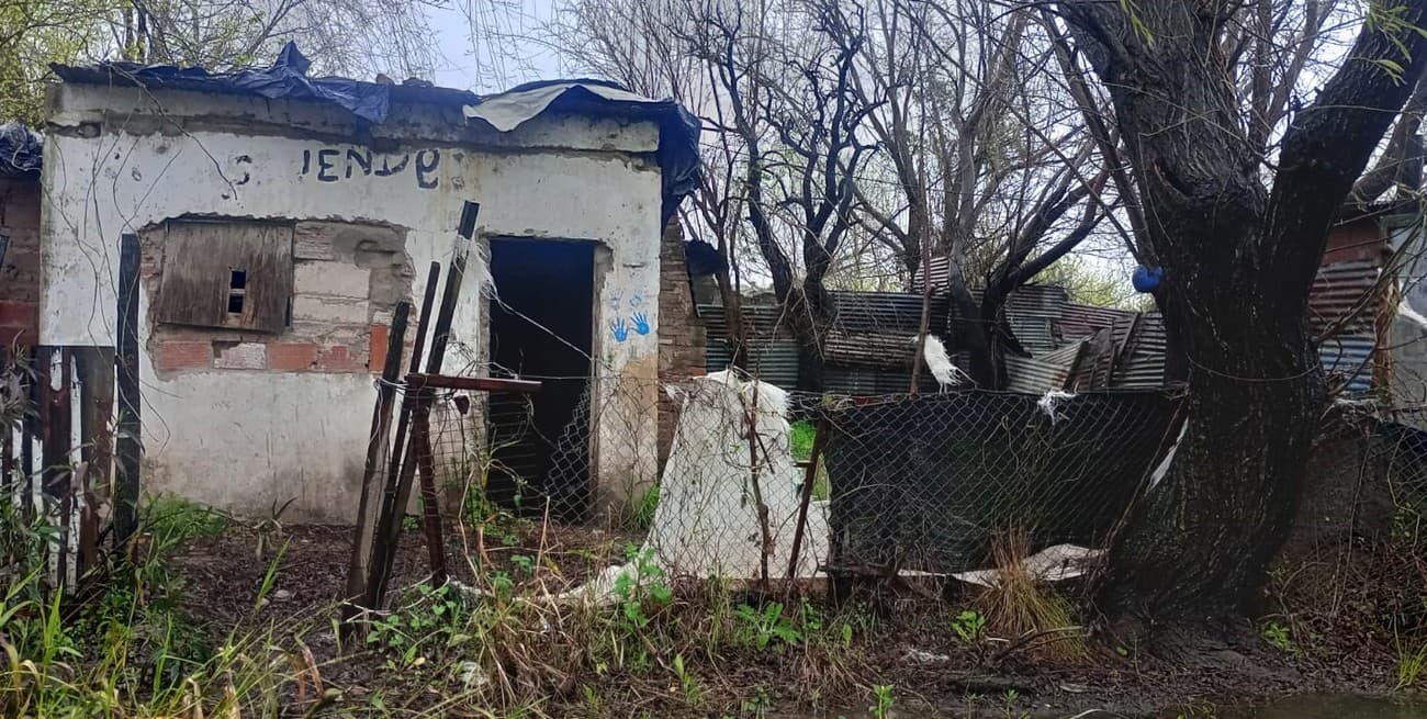 Ordenaron demoler un búnker de drogas levantado en un terreno de la Municipalidad de Santa Fe - imagen de origen