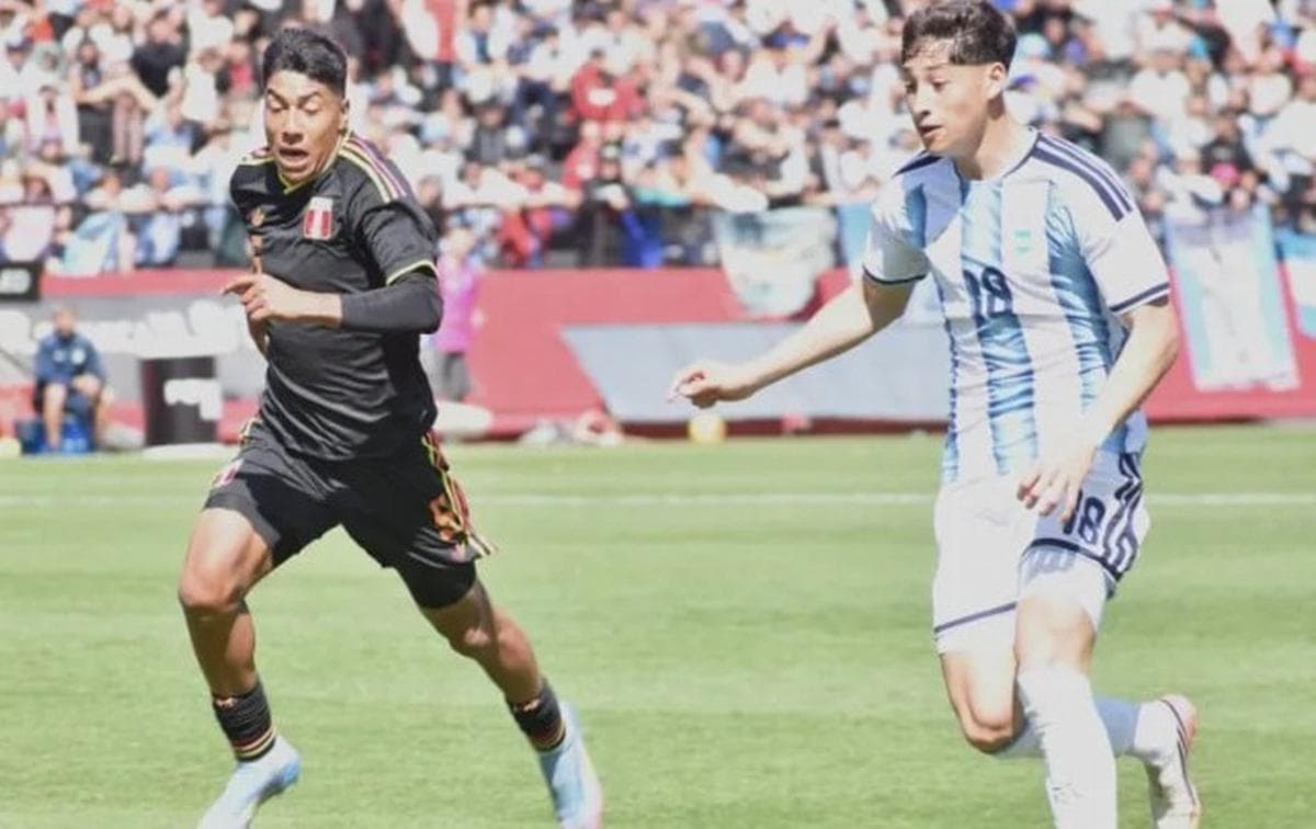 El sub-19 argentino golpeó a Perú sobre el cierre y clasificó a la final de los Suramericanos - imagen de origen