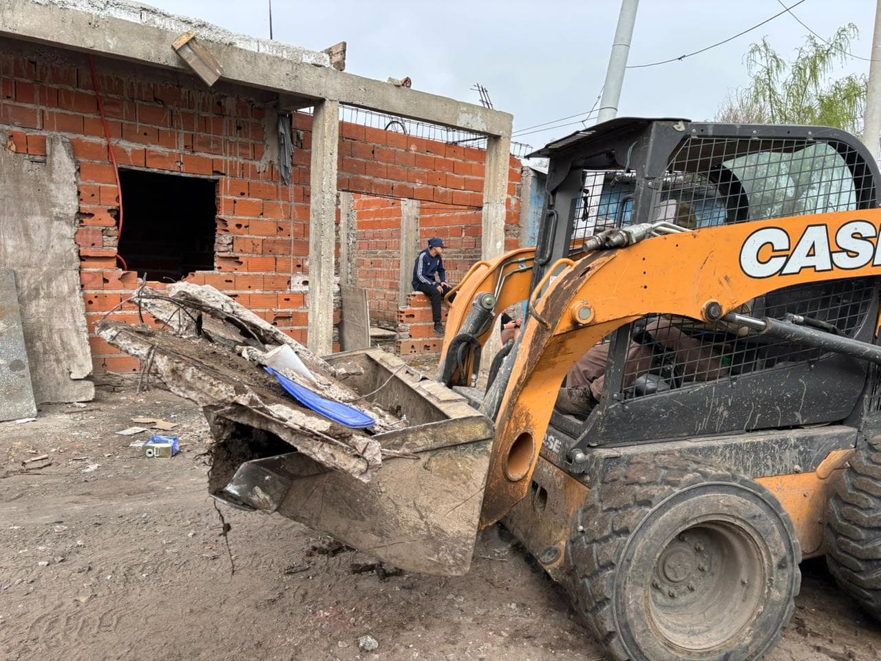 Liberaron una calle de barrio Ludueña que había sido bloqueada por la construcción de una vivienda - imagen de origen