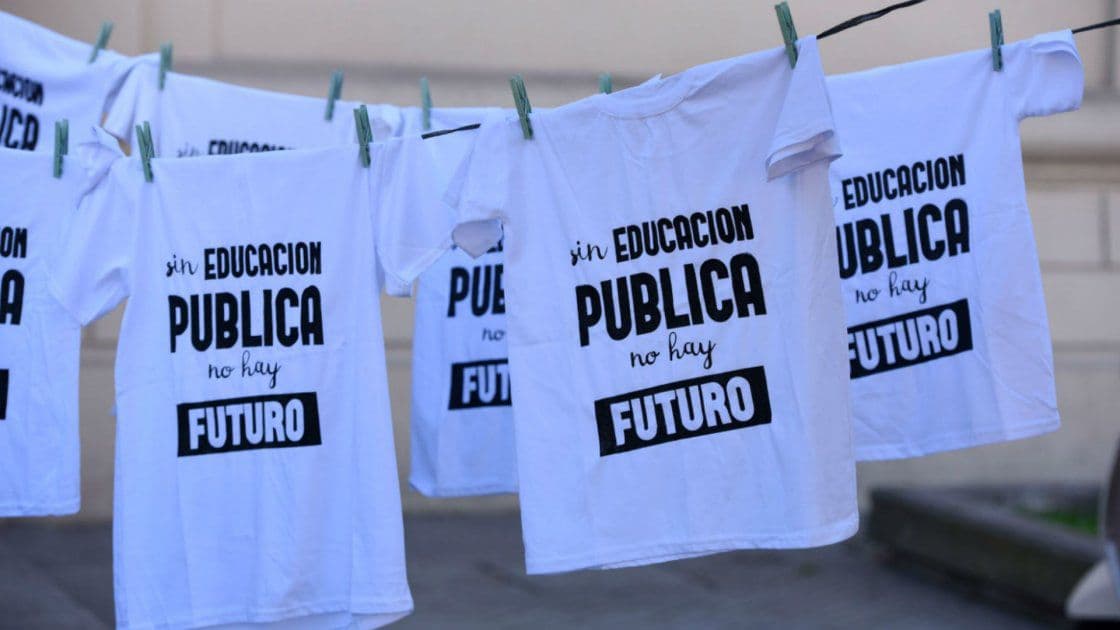 Docentes de la UNR votaron un paro por tiempo indeterminado - imagen de origen