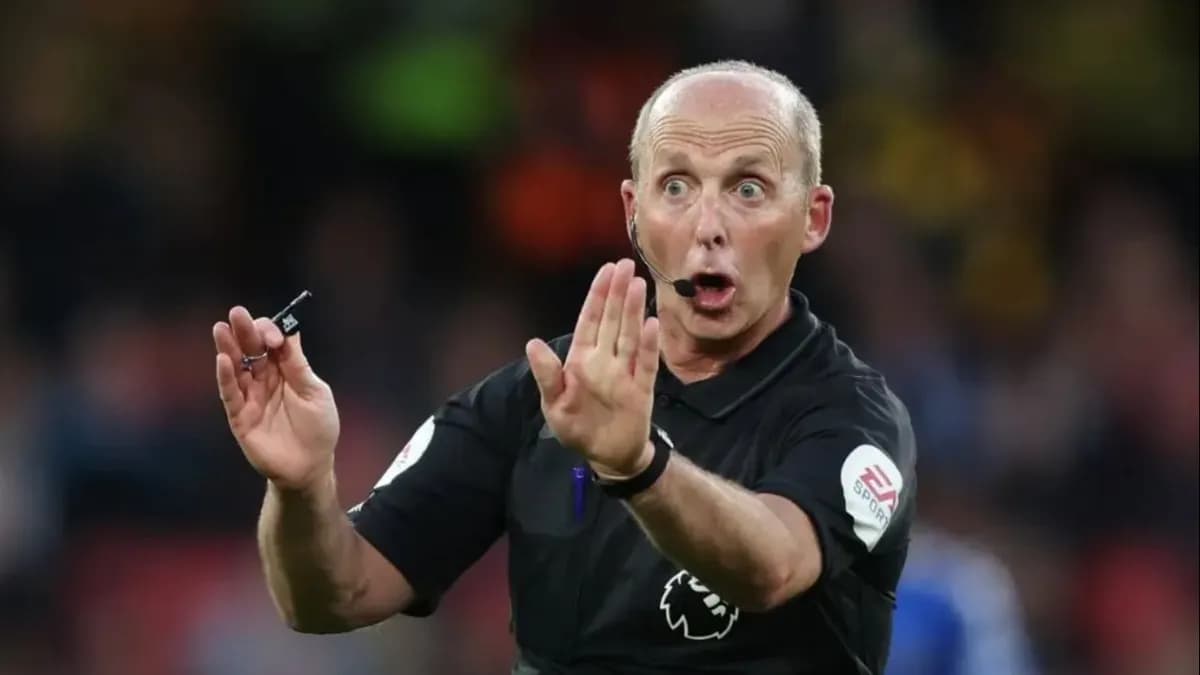 Escándalo en Inglaterra por las confesiones de un árbitro que dirigió más de 250 partidos en la Premier - imagen de origen