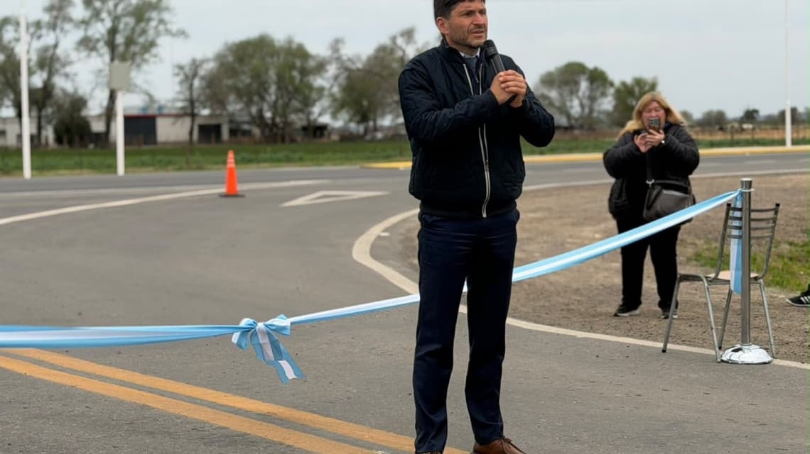 Pullaro inauguró la repavimentación de la Ruta 90 y entregó viviendas en el sur provincial - imagen de origen