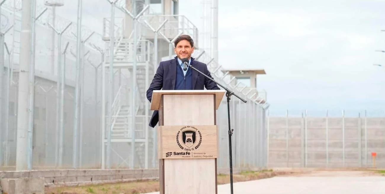 Pullaro inauguró la nueva cárcel de Recreo con críticas al “garantismo bobo” - imagen de origen