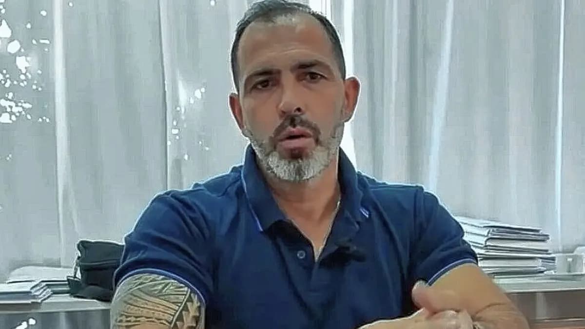 La Legislatura destituyó al fiscal de San Jorge por simular el robo de neumáticos y maltratar a trabajadores - imagen de origen